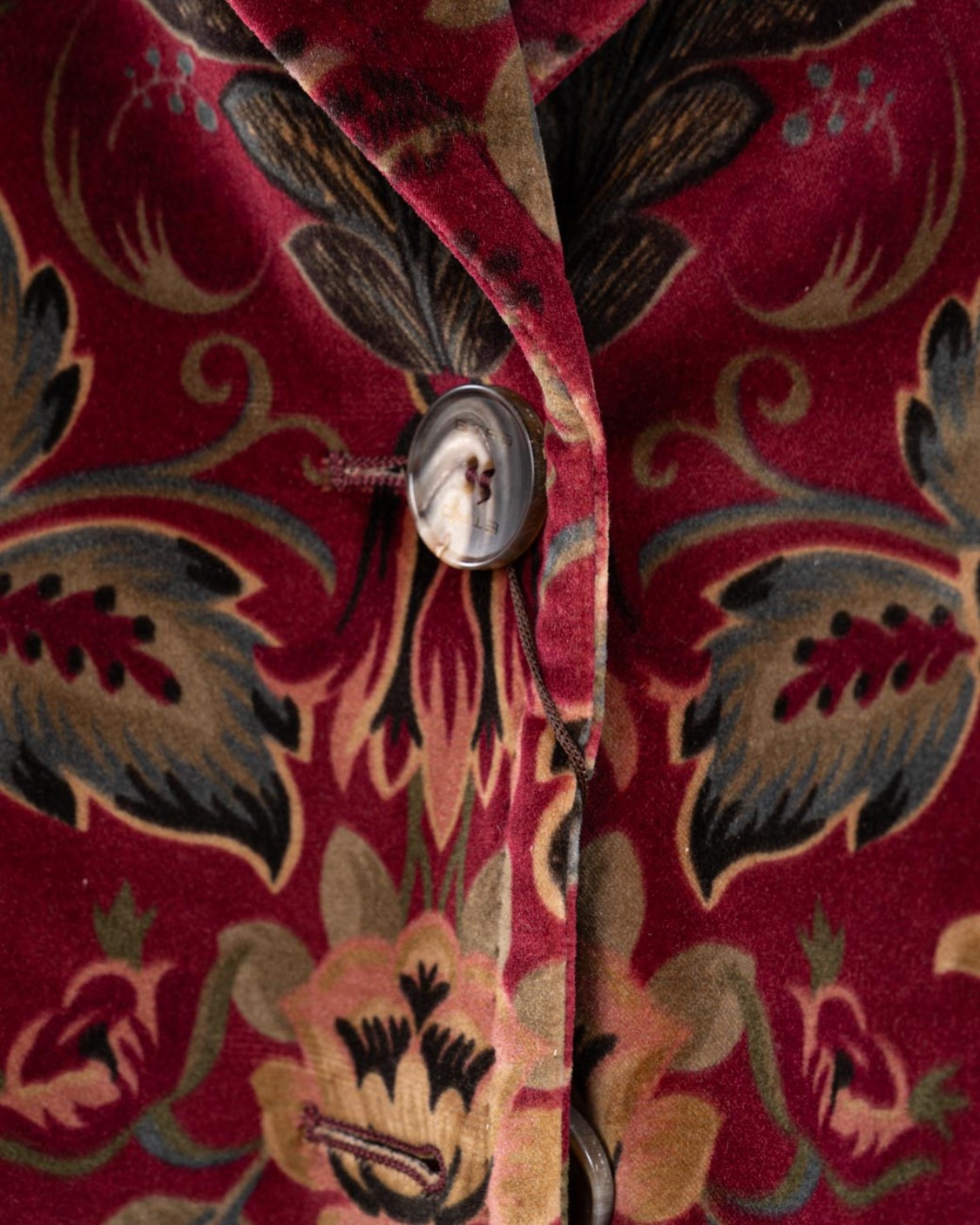 shop ETRO  Giacca: Etro giacca in velluto con stampa.
Vestibilità fitted
Vestibilità inferiore.
Revers a lancia.
Taschino applicato sul petto.
Due tasche frontali applicate.
Chiusura monopetto con due bottoni.
Composizione: 98% cotone, 2% elastan.
Made in Italy.. WRCA0009 99SAEE2-X0865 number 4051888